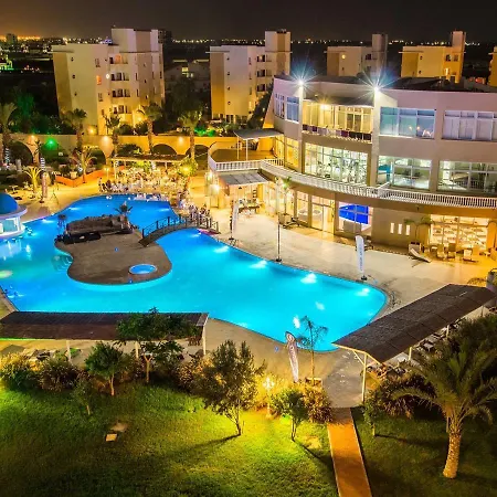 Cyprus Apartment *